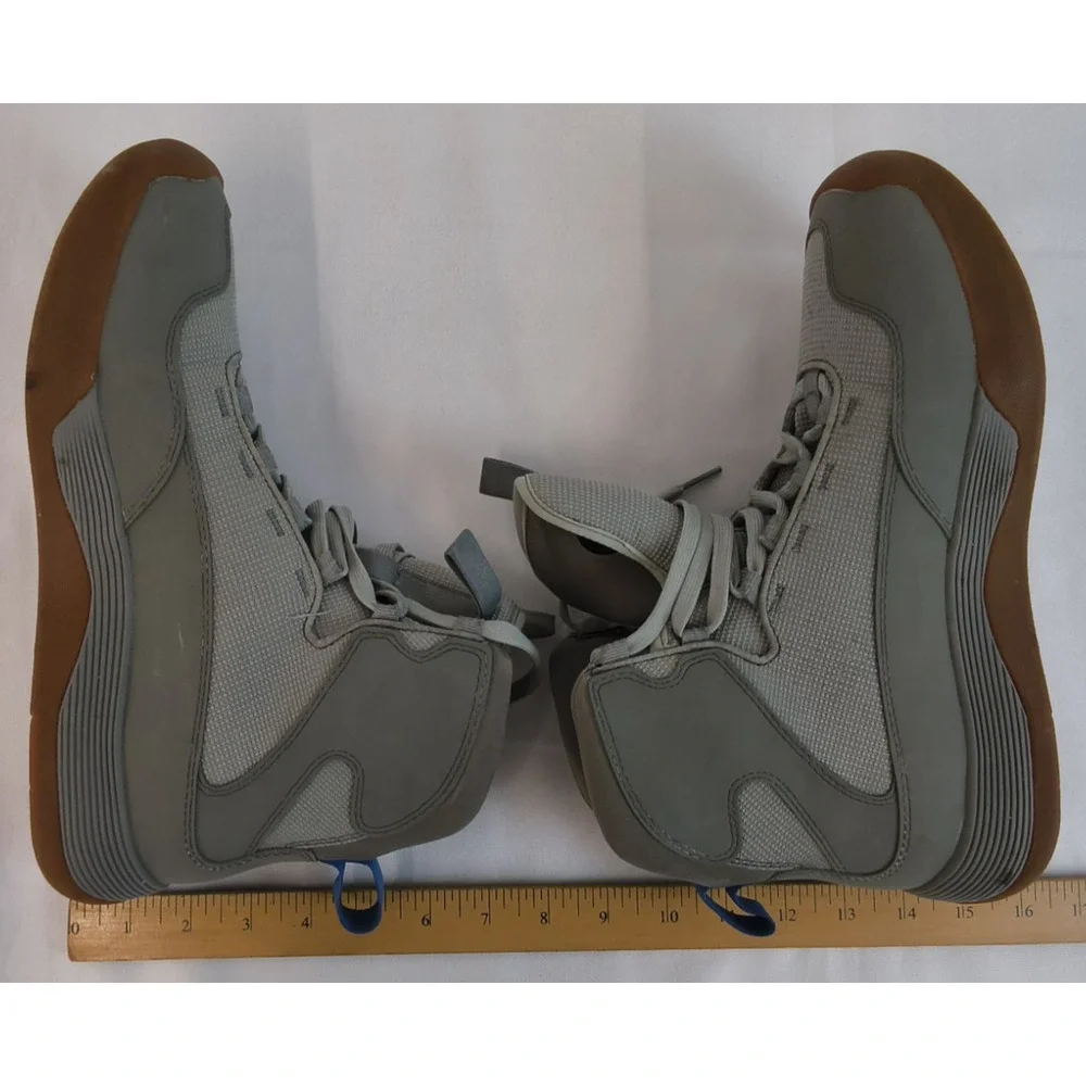 Simms Flats Sneaker Wading Boots Men's 9.5 D Grey Boulder #W5262